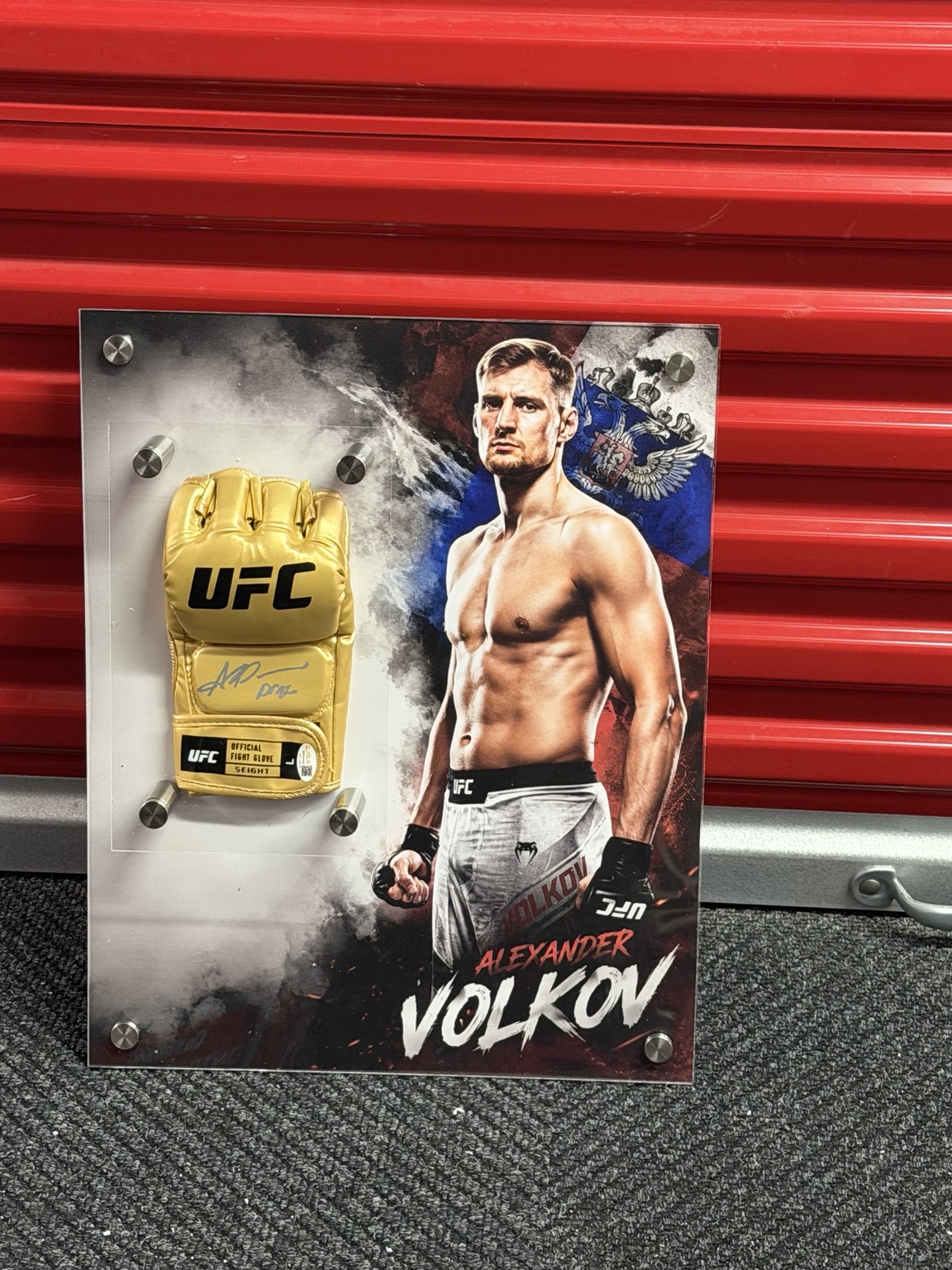 Alexander Volkov — Gold Glove Display